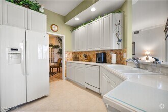 Building Photo - 5110 W Hyde Park Ct