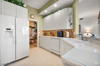 Building Photo - 5110 W Hyde Park Ct