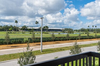 2BR, 2BA - 890SF - Balcony - Flamingo Village