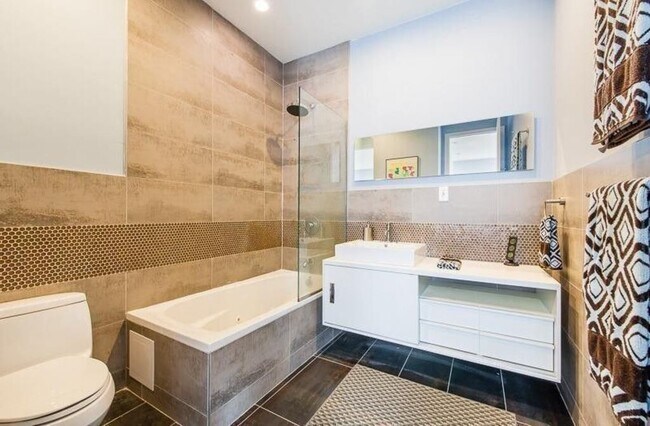 Foto del edificio - 1752 Dean St