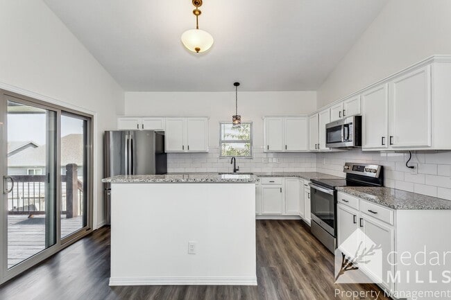 Building Photo - Stunning Townhome in East Wichita-This is a Must See!