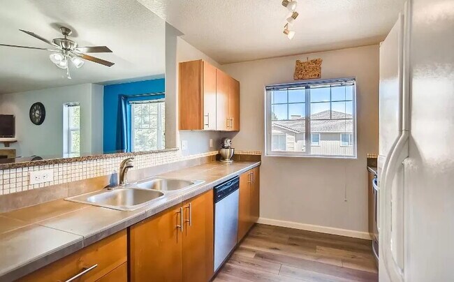 Foto del edificio - 10654 NE Holly St
