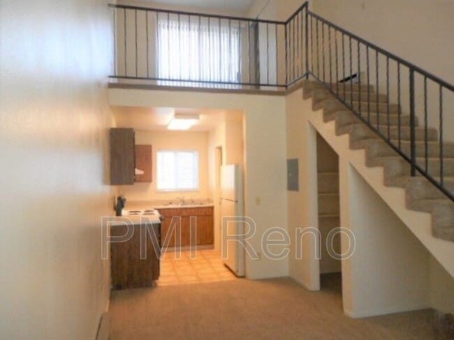 Building Photo - 1340 N Sierra St