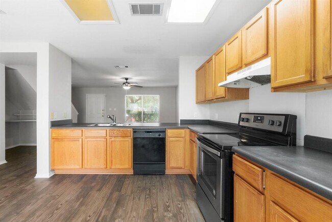 Building Photo - 10643 Marshitahs Way
