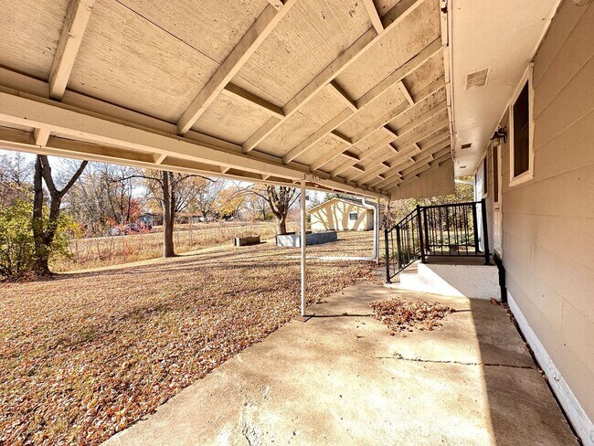Foto del edificio - 9133 Oakwood Rd