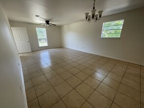 Building Photo - 2429 Octavia Dr