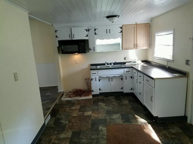 Building Photo - 333 E Greenview Ave