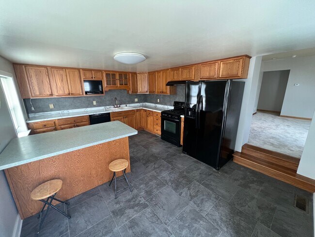 Kitchen - 825 Saint Patrick St