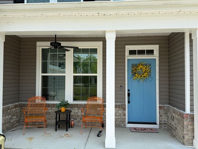 Building Photo - Neuse is Not to Be Missed!