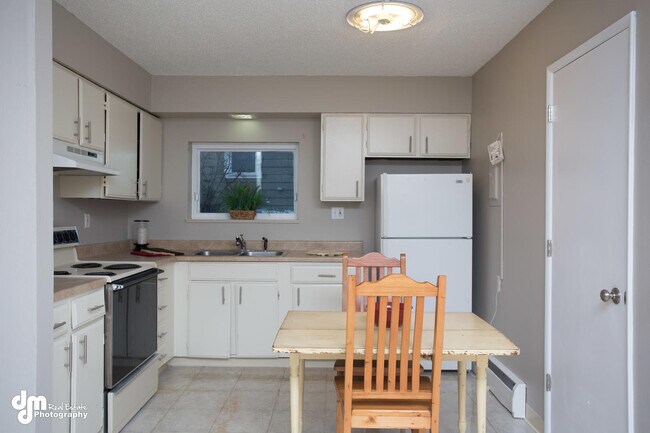 Photo - 1526 Medfra St Apartment