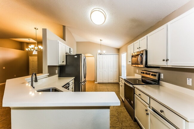 Building Photo - 6922 Crown Lake Dr