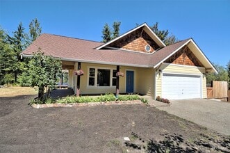 Building Photo - 31 E Peyton Pl