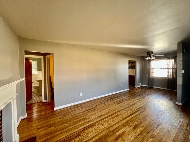 Building Photo - 140 Cree Dr