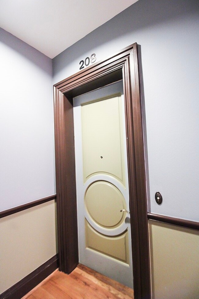 Building Photo - 2207 Postoffice St