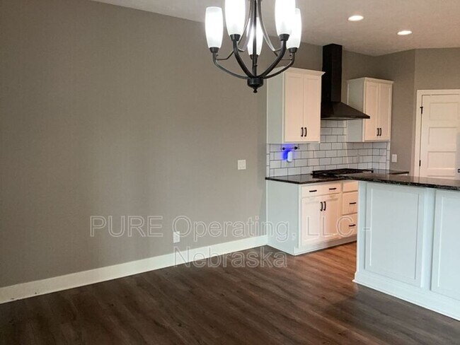 Foto del edificio - 11910 S 112th St