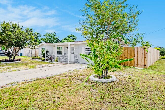 Foto del edificio - 4744 Guardian Ave