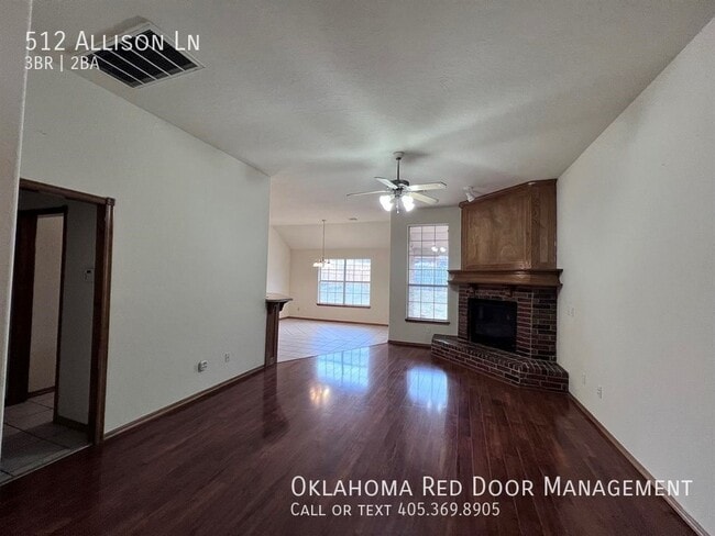 Building Photo - Executive 3 Bedroom in Moore!