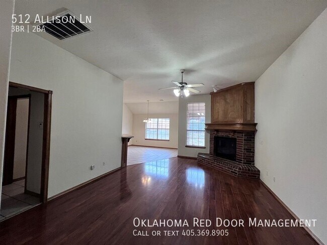 Foto del edificio - Executive 3 Bedroom in Moore!