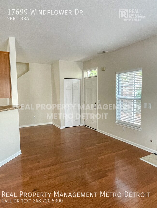 Foto del edificio - 17699 Windflower Dr