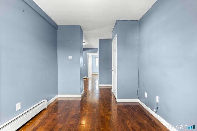 Foto del edificio - 62 St Michaels Ave