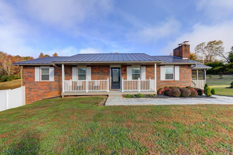 Foto principal - 2402 Buttermilk Rd W