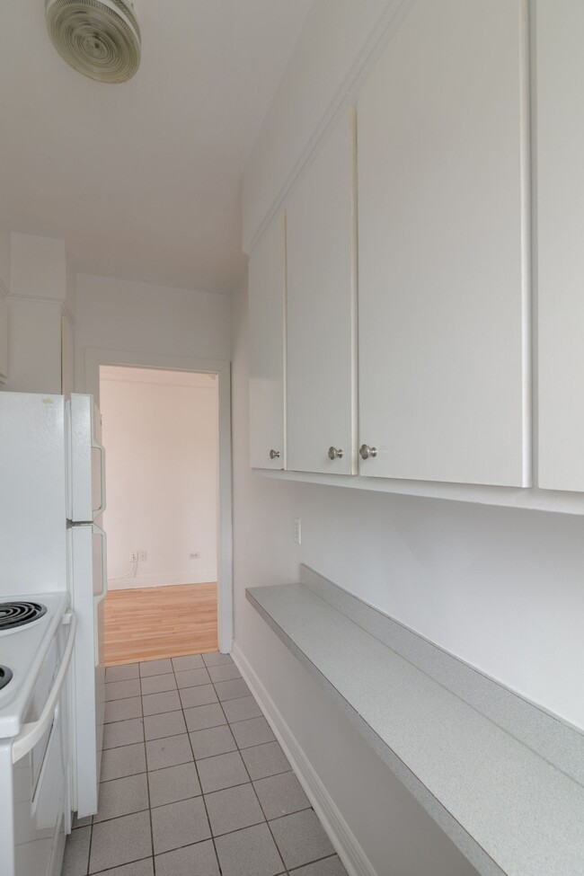 Building Photo - 10 Av. Rosemount