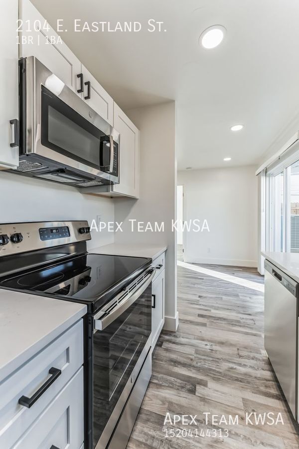 Building Photo - $825 Beautifully Remodeled 1 Bed | 1 Bath ...