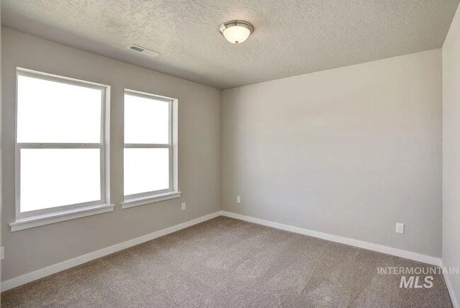 Building Photo - Must See 3 bed plus a office with a 3 Car ...