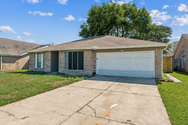 Foto del edificio - Charming & Spacious Home in La Porte!