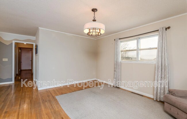 Foto del edificio - 1055 N Cedar Ave