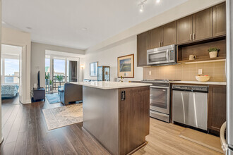 Building Photo - 18 Graydon Hall Dr