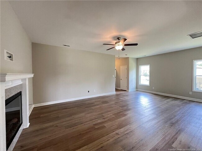 Building Photo - 3323 Antler Dr
