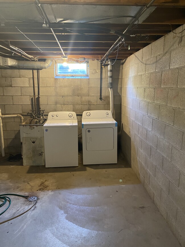 Building Photo - 1325 Camden Way