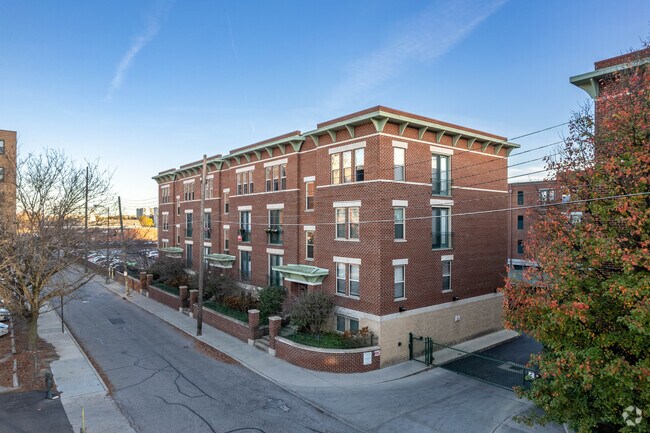 Building Photo - 115-125 E Noble St