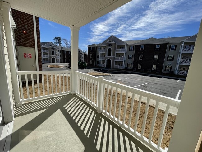 Building Photo - 156 Millstone Rd