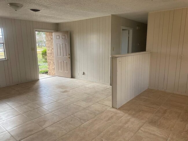 Building Photo - 7210 Mississippi Rd