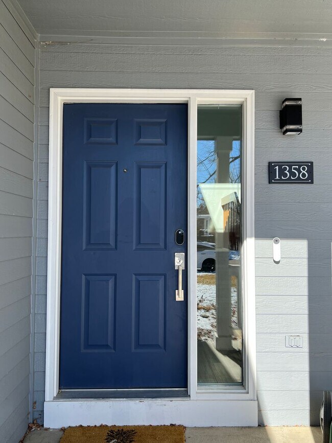 Building Photo - 1358 Banner Cir