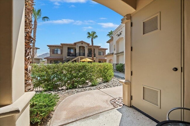 Foto del edificio - 50610 Santa Rosa Plz