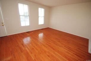 Living Room - 915 Catherine St