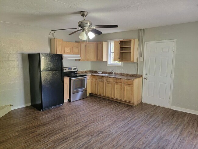 Building Photo - 1118 Oaklawn St