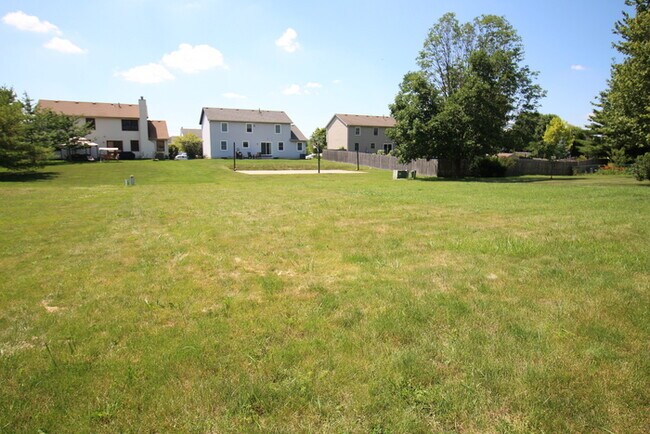 Building Photo - 2 bedroom ranch, duplex