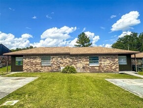 Building Photo - 3212 Crystal Hills Loop S