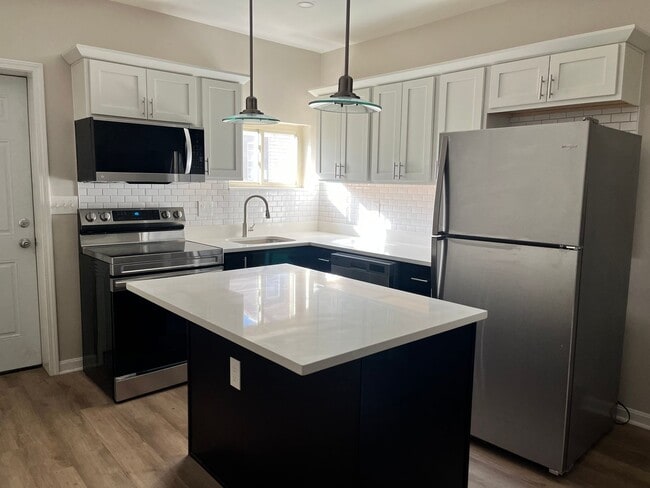 Steps away from Allegheny General Hospital... - Steps away from Allegheny General Hospital... Apartment