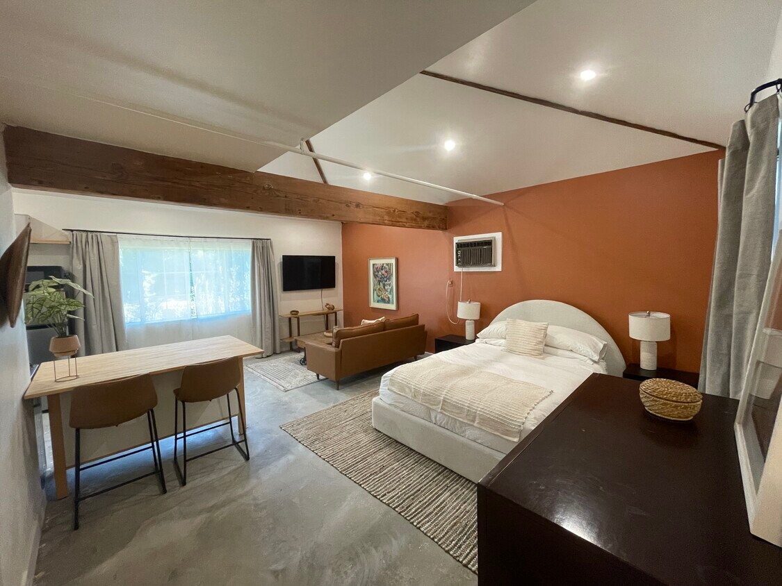 Foto principal - 685 Sebastopol St