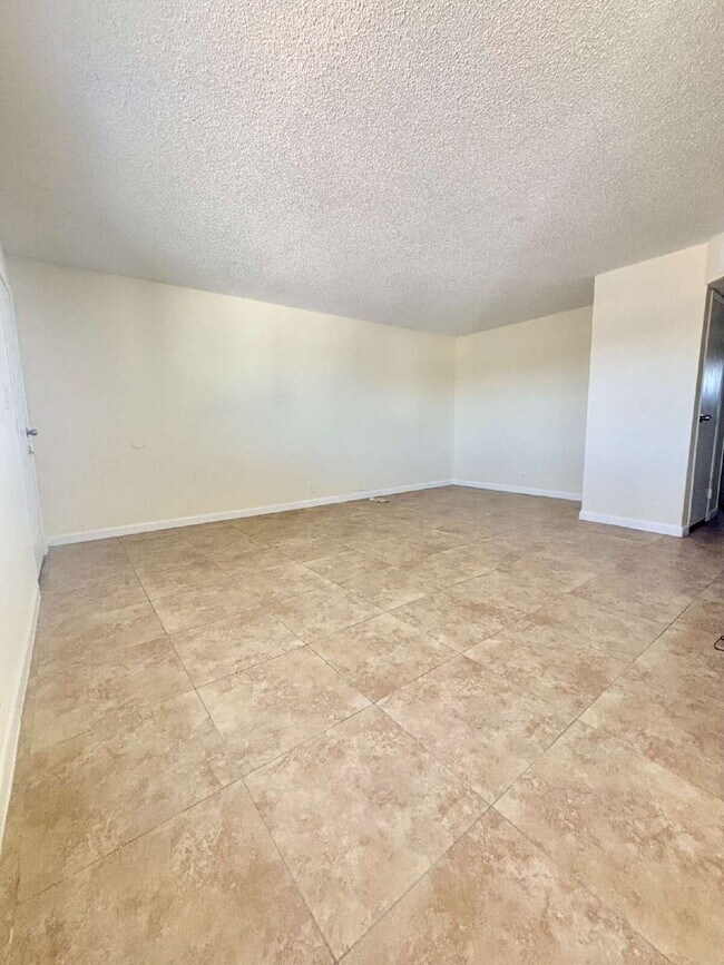 Foto del edificio - Secure, All-Inclusive 2-Bed with Wi-Fi & U...