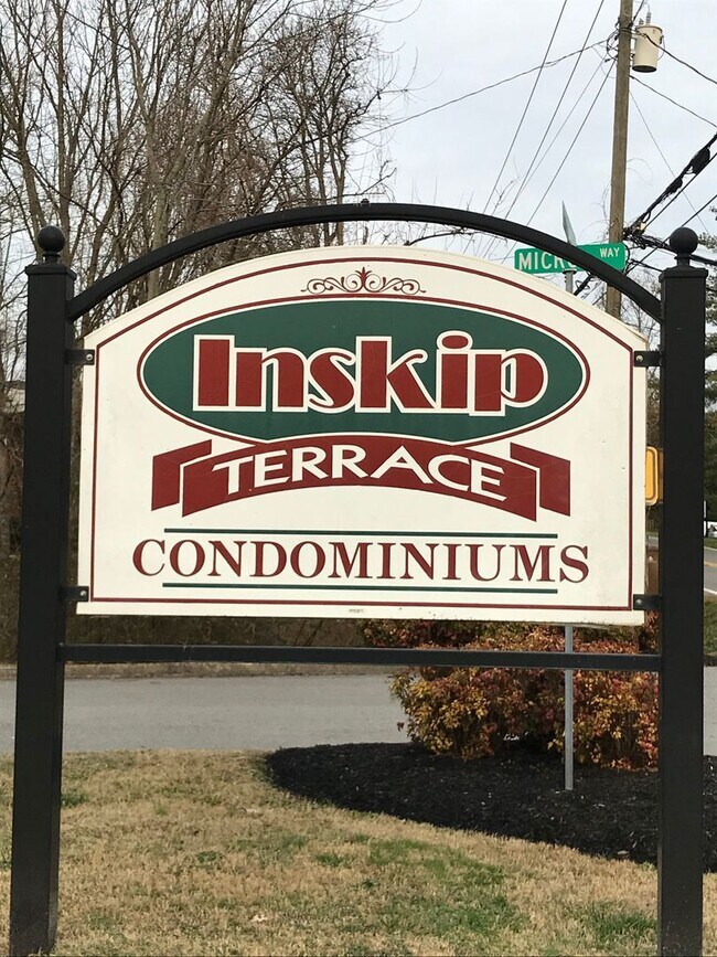 Building Photo - Lovely 2 Bd/1.5 Ba Townhouse