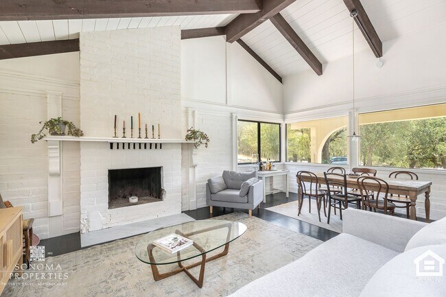 Foto del edificio - Wine Country Living in Spacious Glen Ellen...