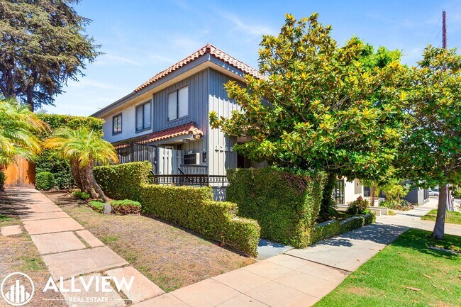 Foto del edificio - Beautifully Upgraded 2-Bed, 3-Bath Townhouse in Prime Westwood LA Area