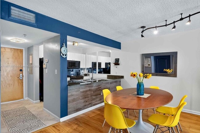 Foto del edificio - 1200 Brickell Bay Dr