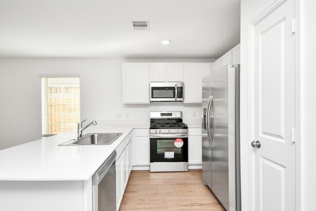 Foto del edificio - 27010 Breakaway Ln